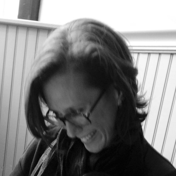 Meet your Posher, Elisah - Picture 1 of 2